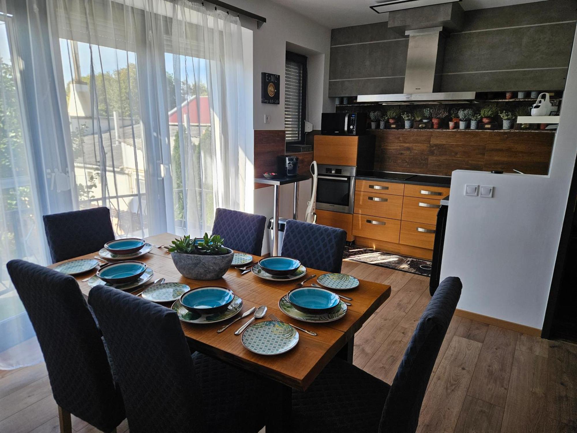 Toelgyes Apartmanhaz Szeged Luaran gambar